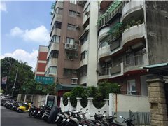 鄰近龍寶怡臻邸社區推薦-敦園大樓，位於台北市士林區